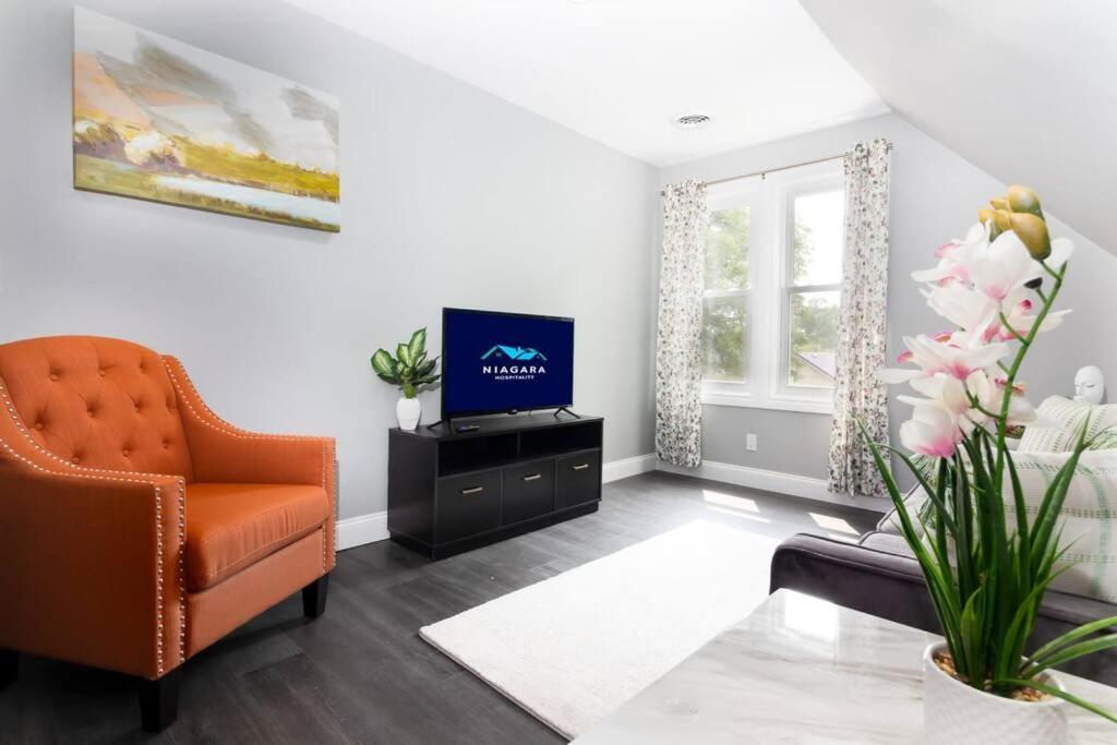 Cozy Micro Apartment, Minutes From Falls Niagarawatervallen Buitenkant foto