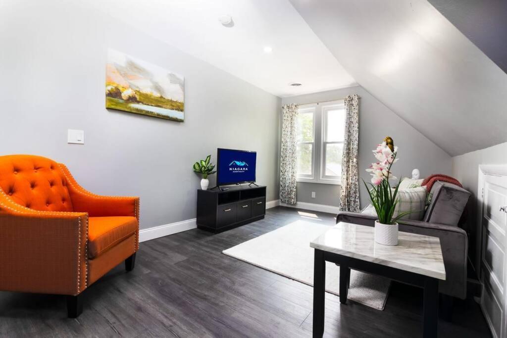 Cozy Micro Apartment, Minutes From Falls Niagarawatervallen Buitenkant foto