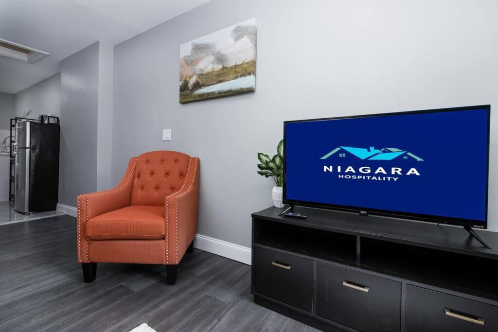 Cozy Micro Apartment, Minutes From Falls Niagarawatervallen Buitenkant foto